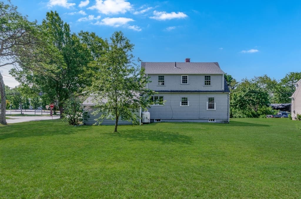 23 Hammond St, Mattapoisett MA 02739 photo 5