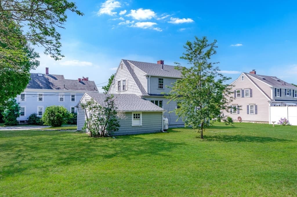 23 Hammond St, Mattapoisett MA 02739 photo 4