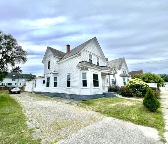 116 Midland Street, Lowell MA 01851