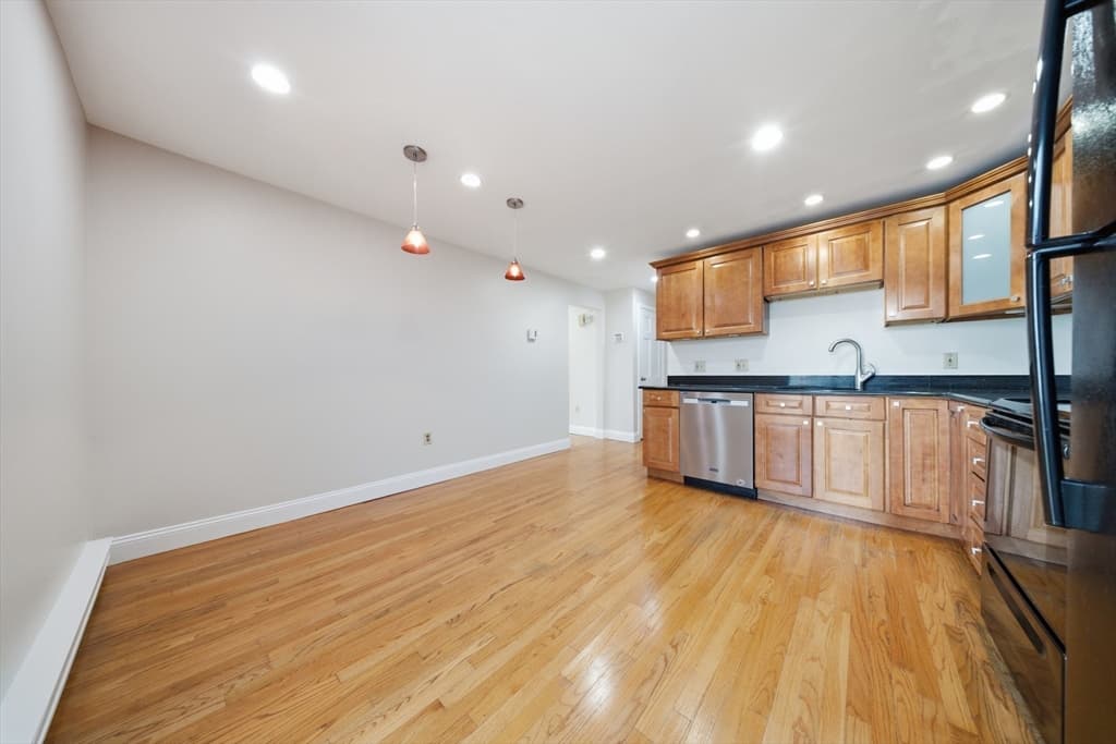 Condominium at 10 Erick Rd # 32, Mansfield MA 02048, Mansfield, photo 5 of 26