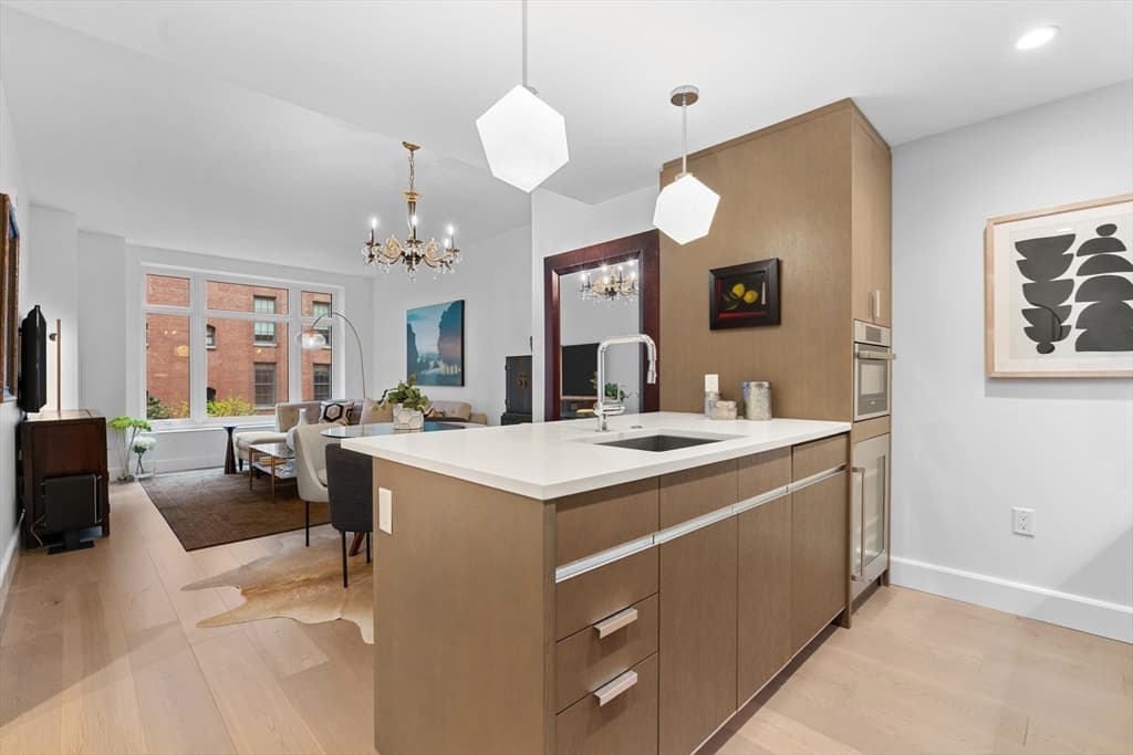 100 Lovejoy Wharf, Boston MA 02114 photo 3