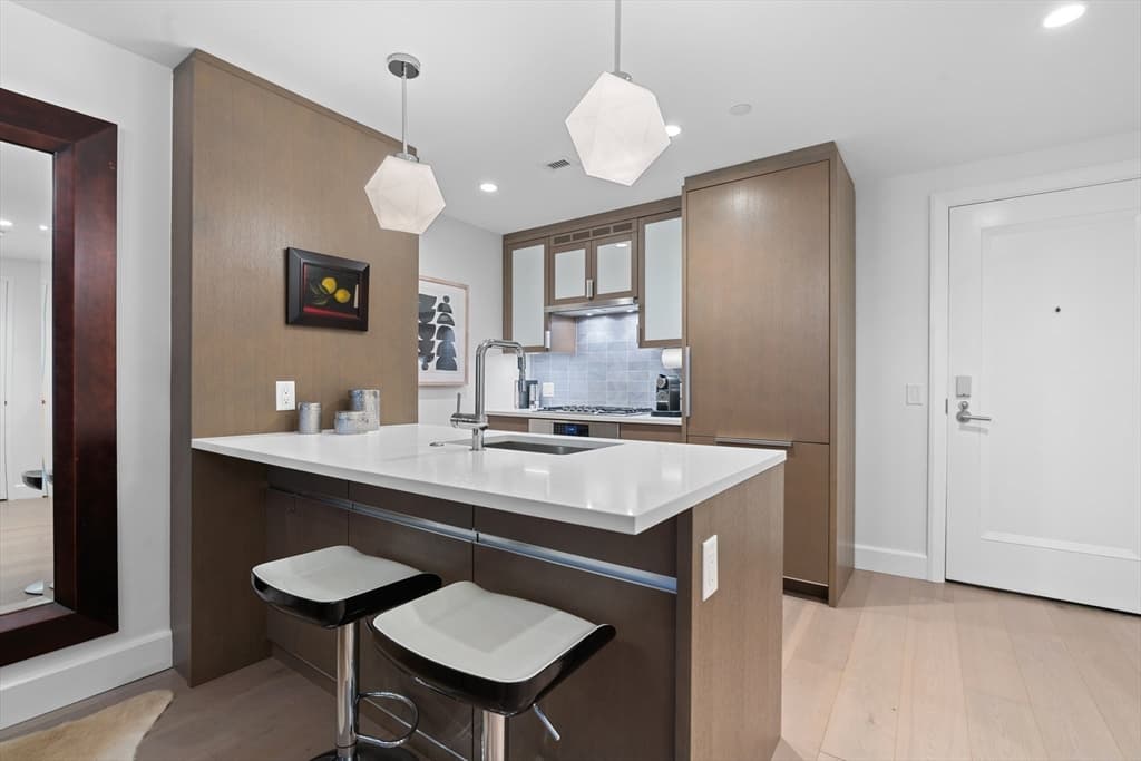 100 Lovejoy Wharf, Boston MA 02114 photo 4