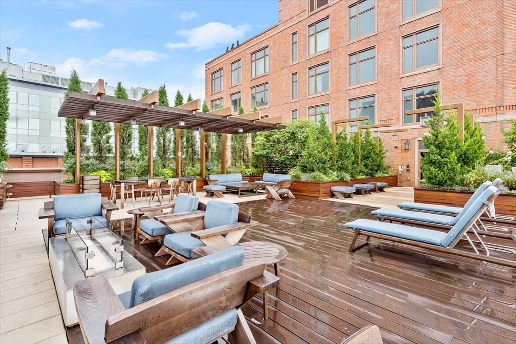 100 Lovejoy Wharf, Boston MA 02114 photo 21