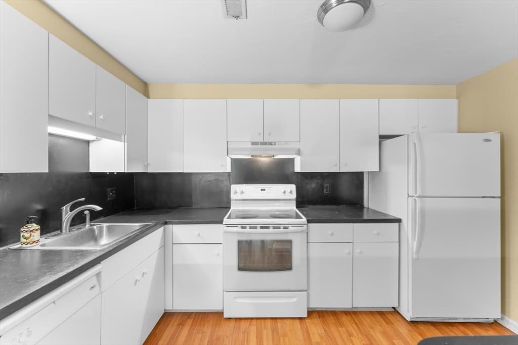 356 Neponset St # D, Canton MA 02021 photo 10