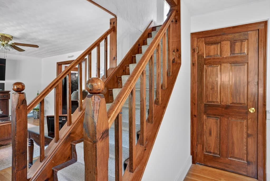 83 Crestwood Dr, Northborough MA 01532 photo 5