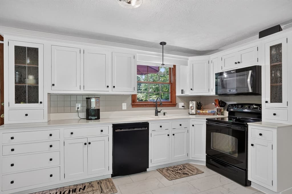83 Crestwood Dr, Northborough MA 01532 photo 9