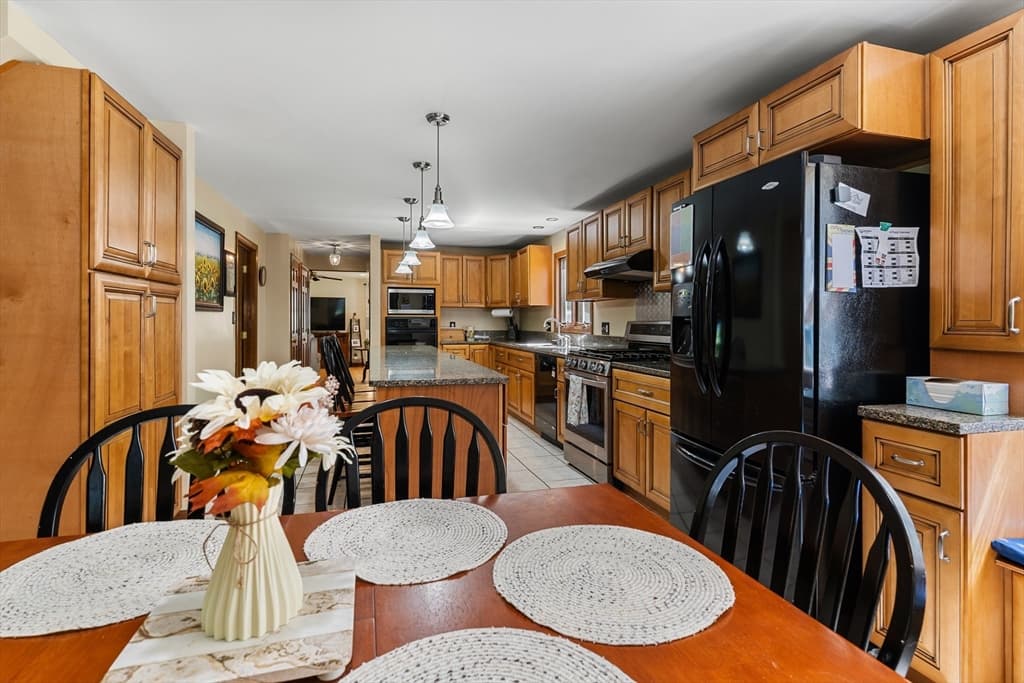 229 Tispaquin St, Middleboro MA 02346 photo 14