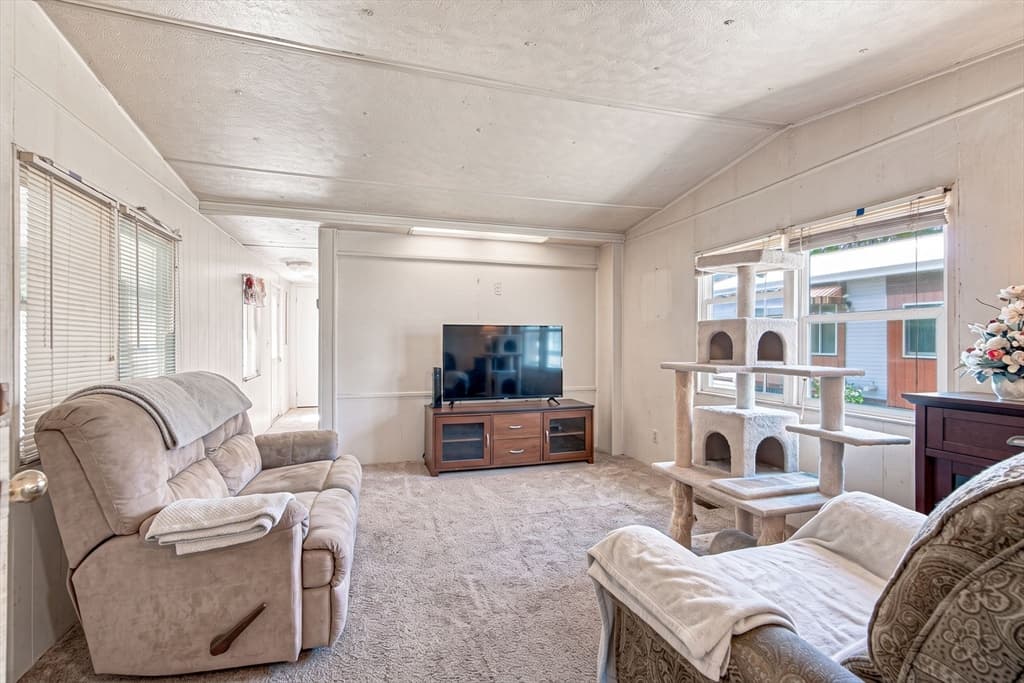 124 Mayflower Avenue, Taunton MA 02780 photo 6