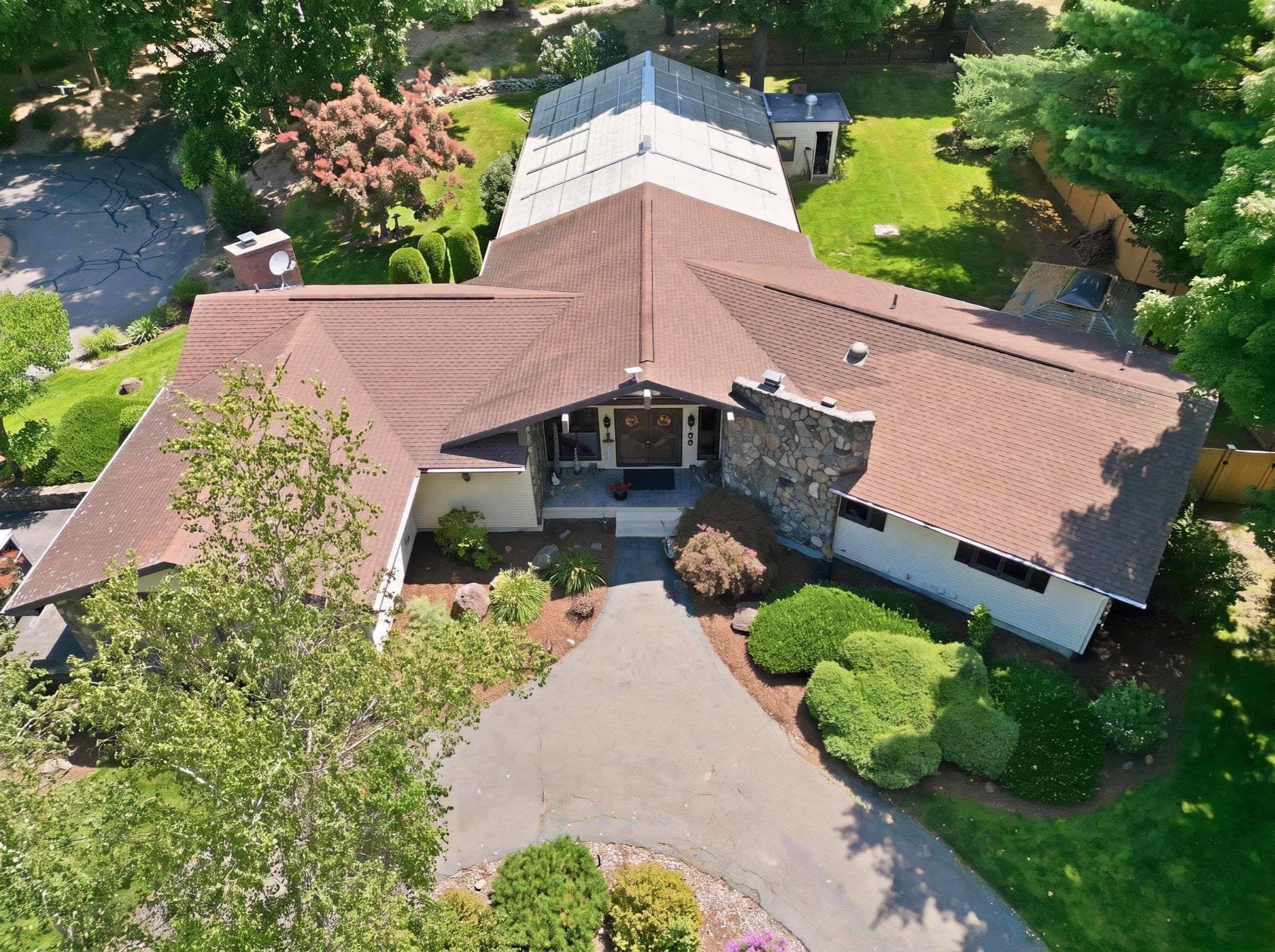Single Family Residence at 30 Dicsal Ln, Holyoke MA 01040, Holyoke, photo 3 of 41