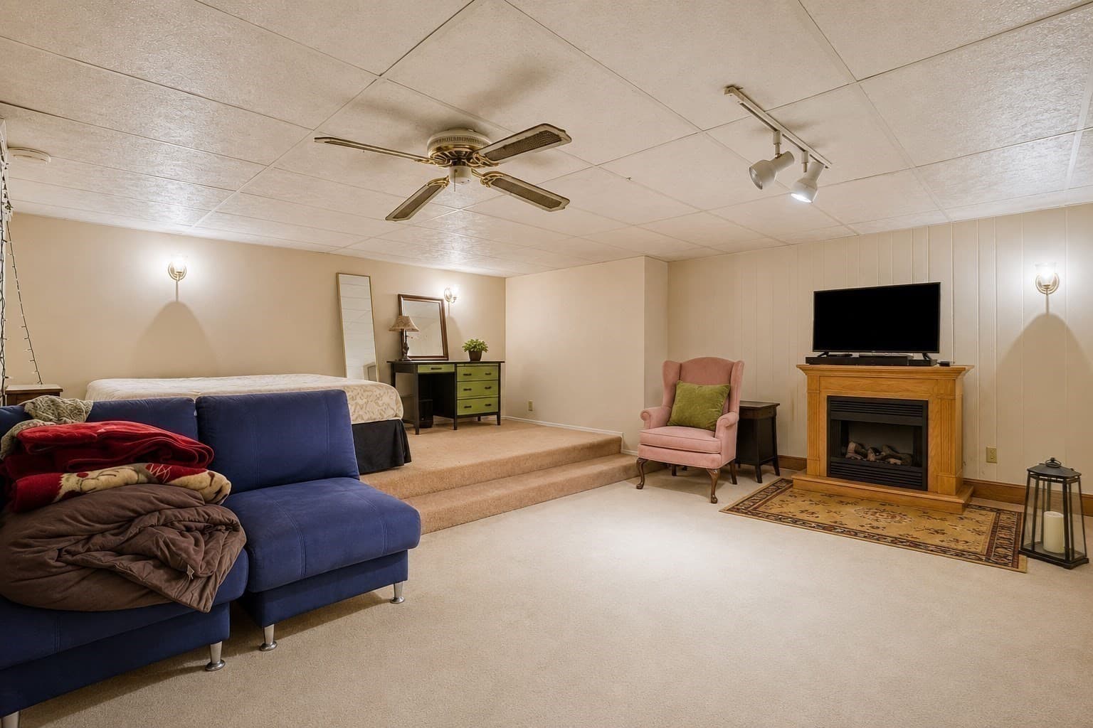 Single Family Residence at 30 Dicsal Ln, Holyoke MA 01040, Holyoke, photo 32 of 41