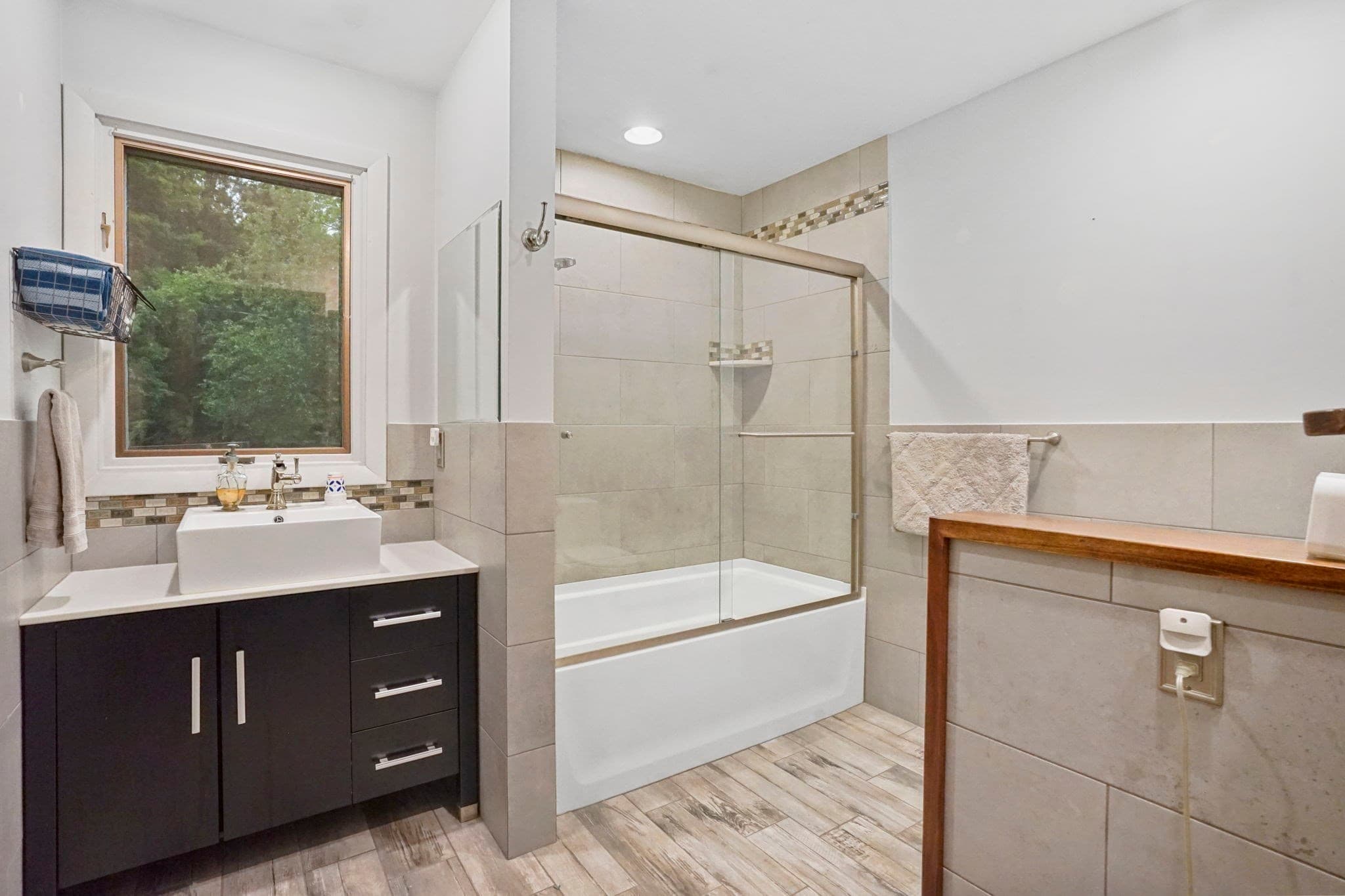 Single Family Residence at 30 Dicsal Ln, Holyoke MA 01040, Holyoke, photo 24 of 41