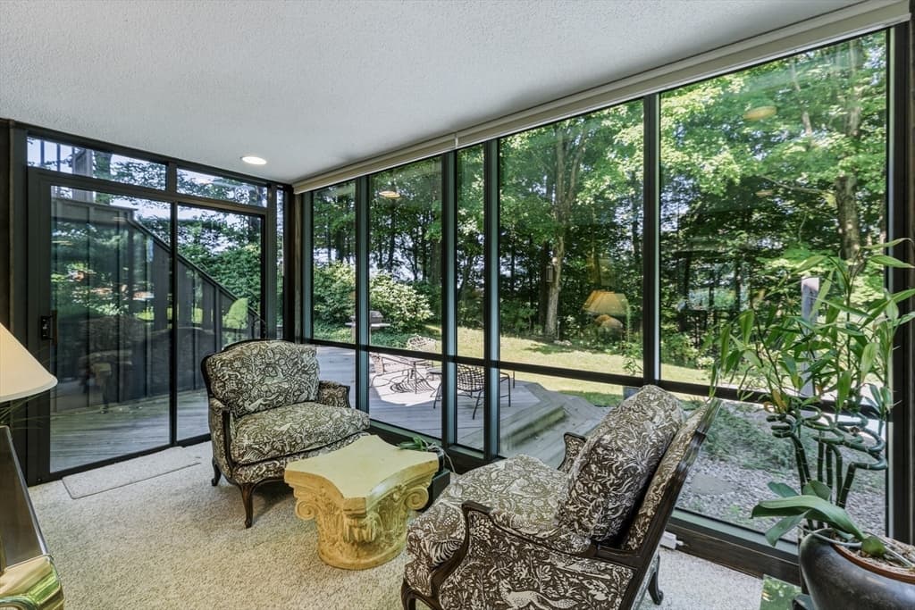3 Hilltop Dr, Wilbraham MA 01095