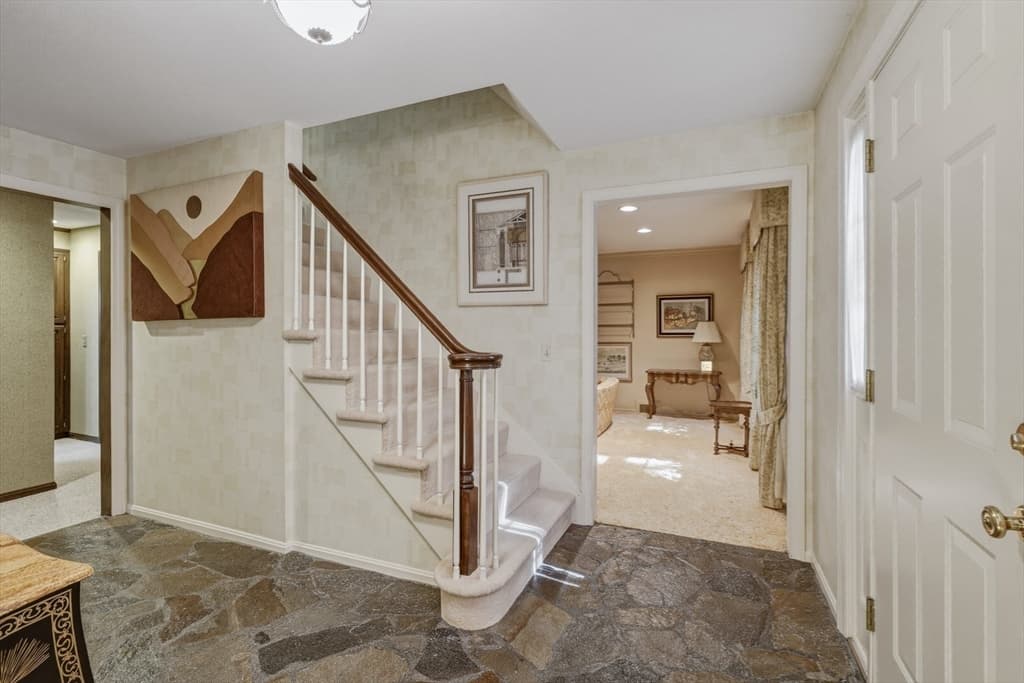 3 Hilltop Dr, Wilbraham MA 01095 photo 10
