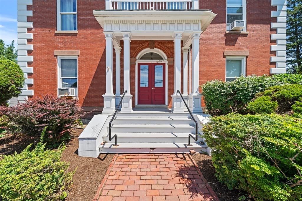 117 High Street # 2, Ipswich MA 01938 photo 2