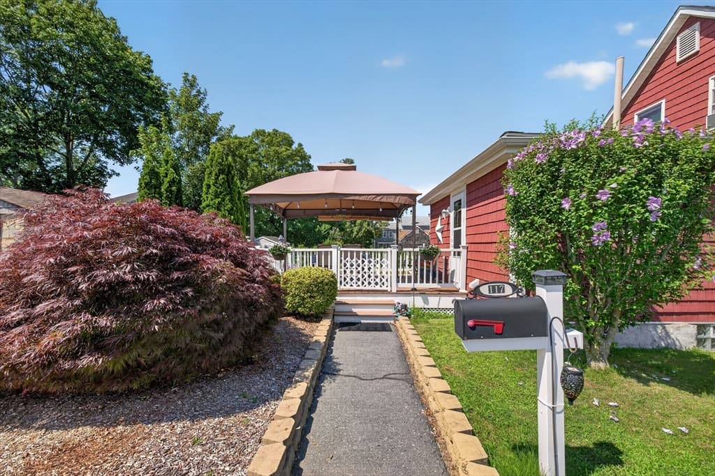 117 Bridge St, Fairhaven MA 02719 photo 4