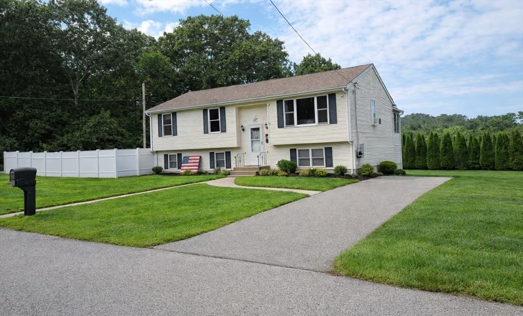 37 Leigh Street, Seekonk MA 02771 photo 3