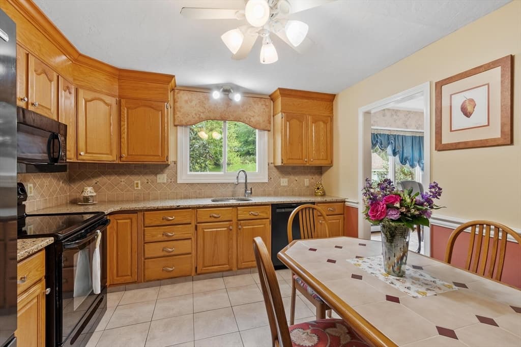 29 Rinnock Rd, Fitchburg MA 01420 photo 12