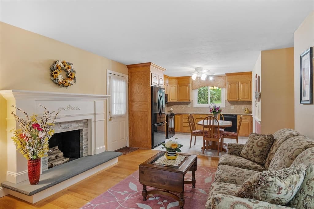 29 Rinnock Rd, Fitchburg MA 01420 photo 9