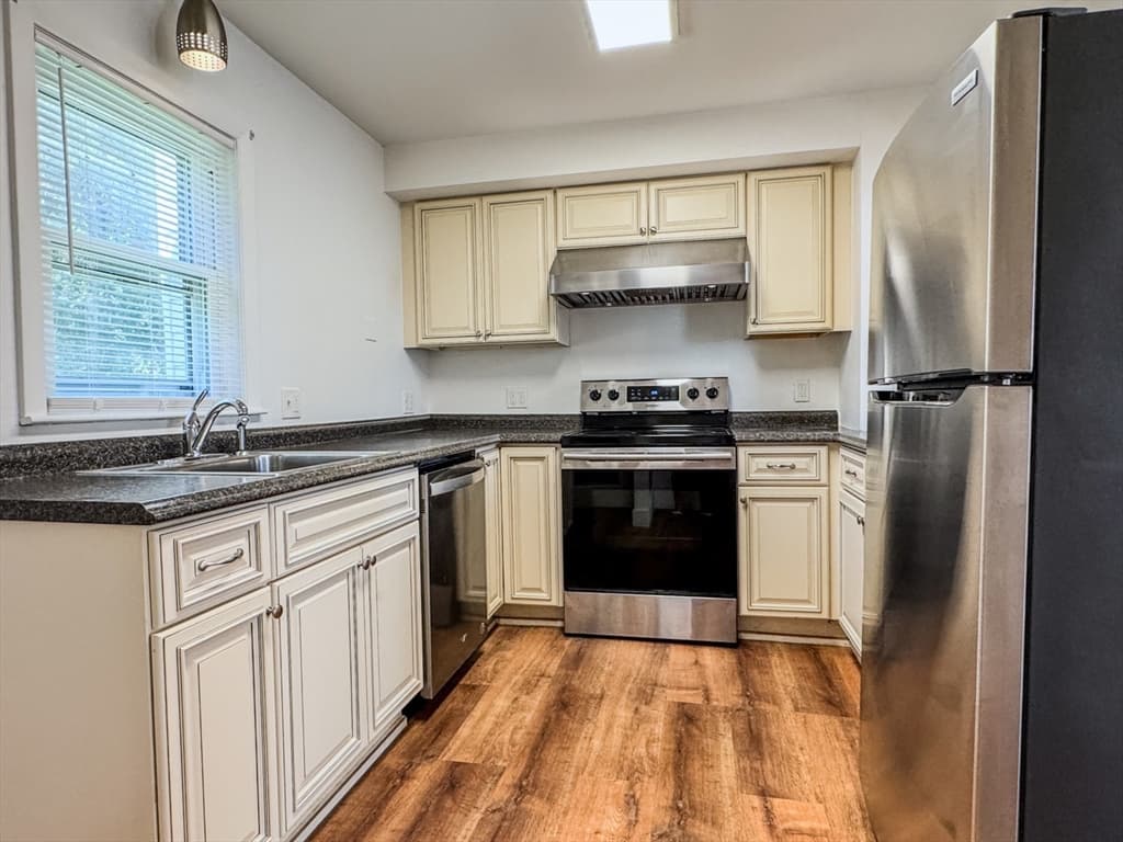 344 Conway Street, Greenfield MA 01301 photo 6