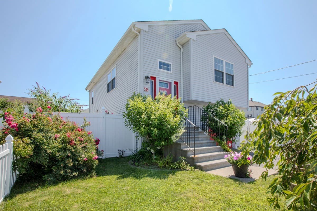 Single Family Residence at 58 Manchester St, Fall River MA 02721, photo 2 of 40