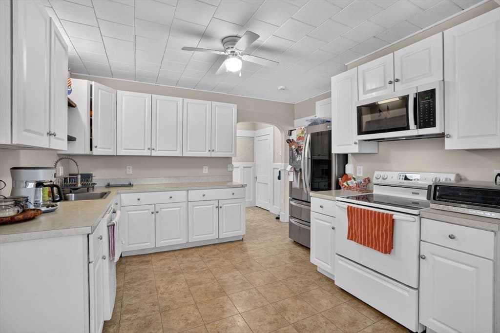 22 Fruit St, Leominster MA 01453 photo 13