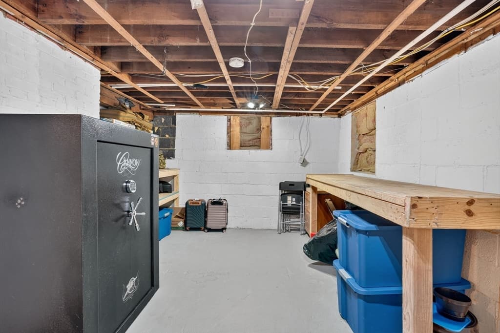 22 Fruit St, Leominster MA 01453 photo 36