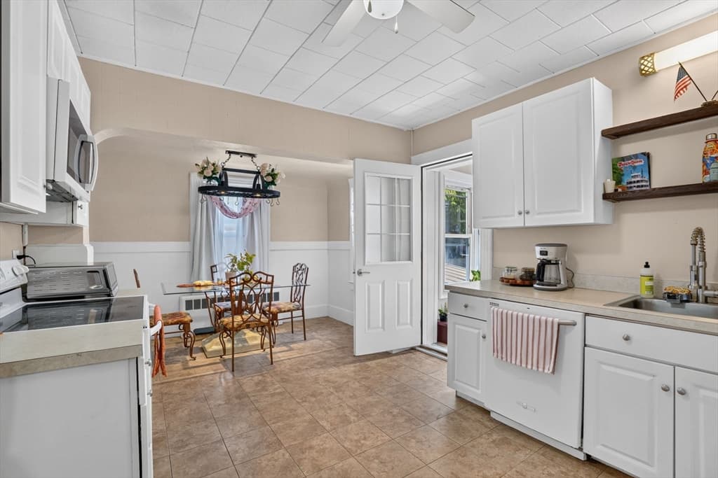 22 Fruit St, Leominster MA 01453 photo 11
