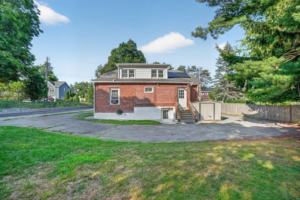 22 Fruit St, Leominster MA 01453 photo 39