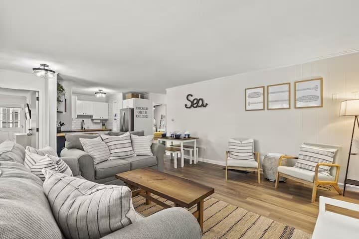 Condominium at 230 Gosnold, Barnstable MA 02601, photo 13 of 40