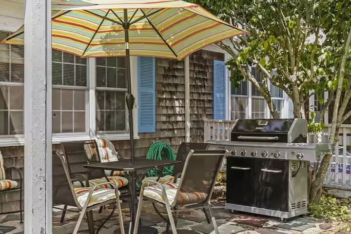 Condominium at 230 Gosnold, Barnstable MA 02601, photo 3 of 40