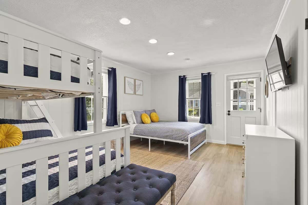 Condominium at 230 Gosnold, Barnstable MA 02601, photo 33 of 40
