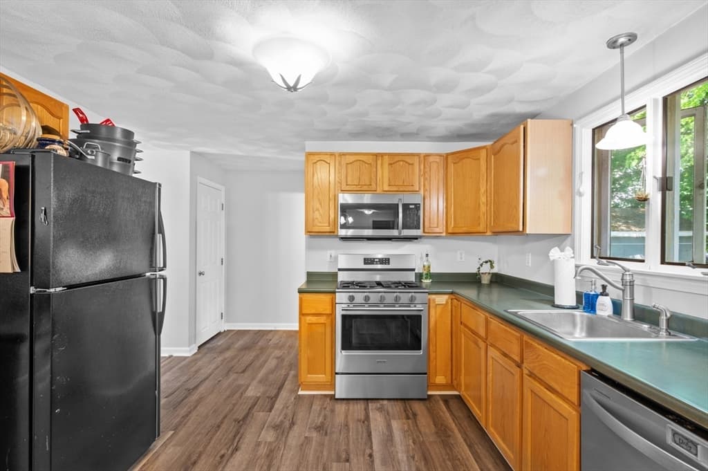 11 Fleming St, Lowell MA 01851 photo 6