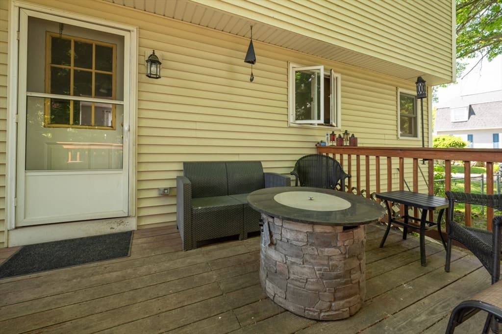11 Fleming St, Lowell MA 01851 photo 28