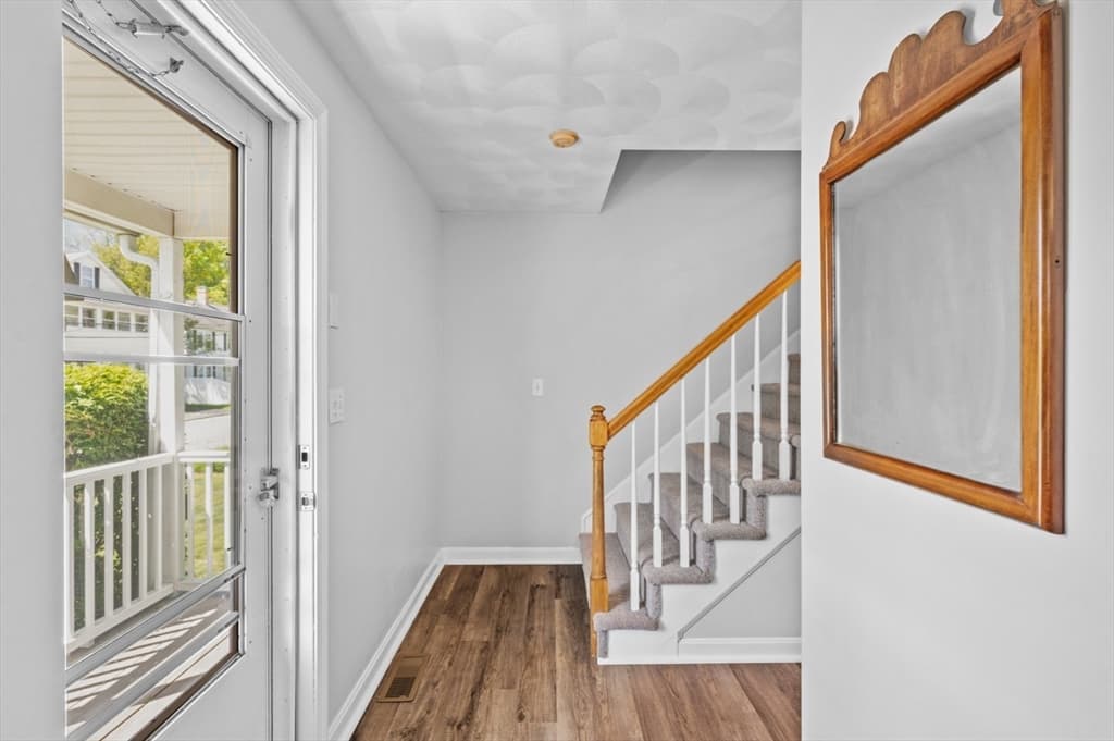 11 Fleming St, Lowell MA 01851 photo 4