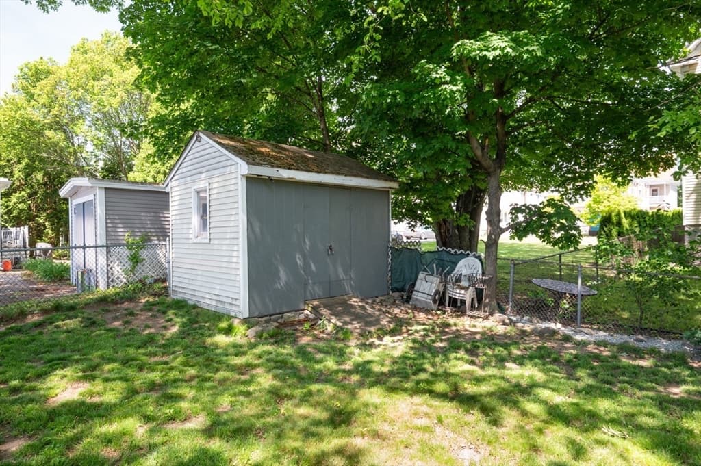 11 Fleming St, Lowell MA 01851 photo 25