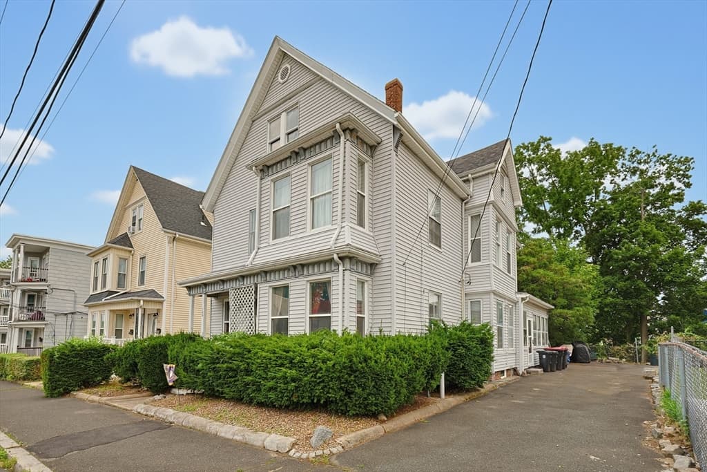 101 Winthrop St, Brockton MA 02301
