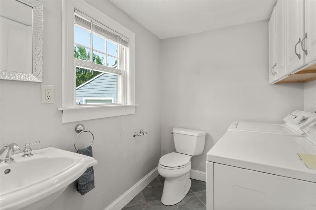 32 Wilmont St, Chicopee MA 01013 photo 20