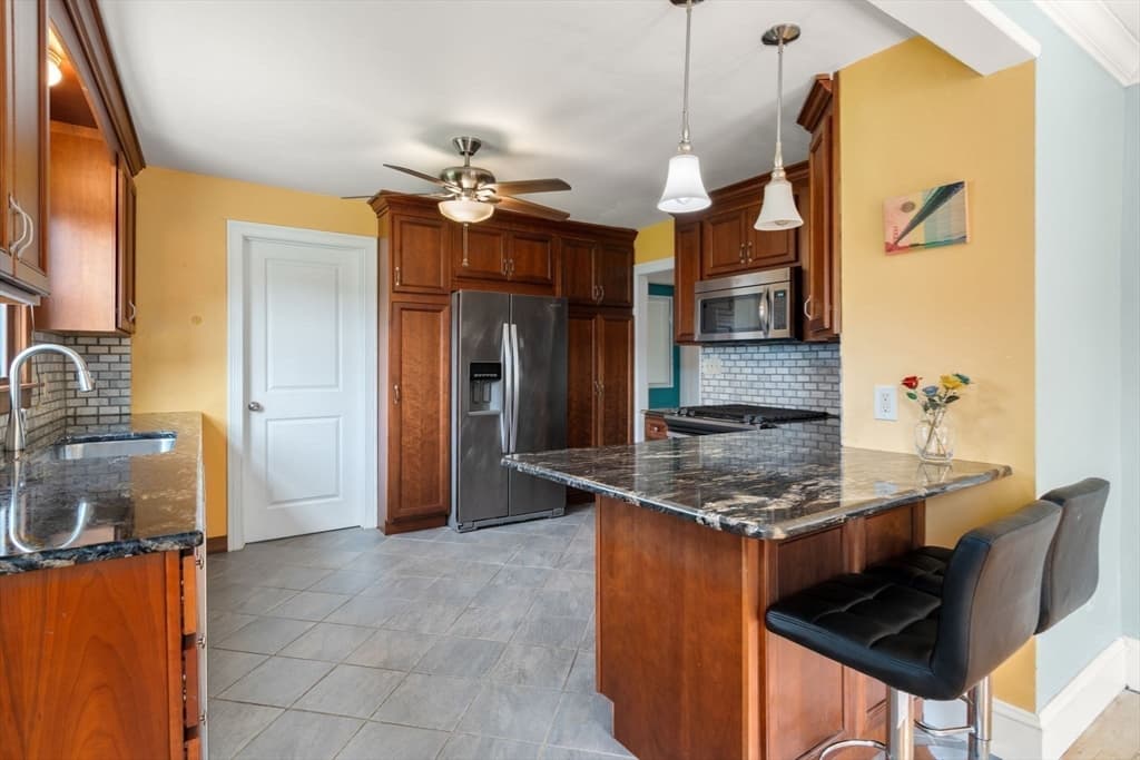 32 Wilmont St, Chicopee MA 01013 photo 9