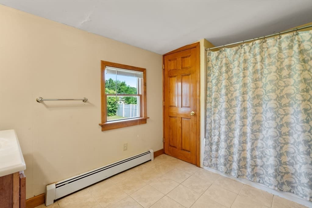 32 Wilmont St, Chicopee MA 01013 photo 24