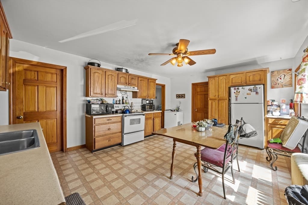 69 Bonner St, Chicopee MA 01013 photo 6