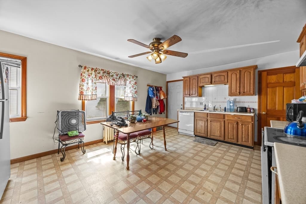 69 Bonner St, Chicopee MA 01013 photo 7