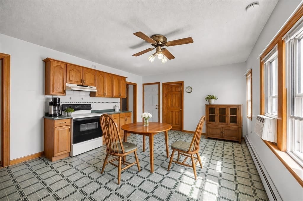 69 Bonner St, Chicopee MA 01013 photo 11