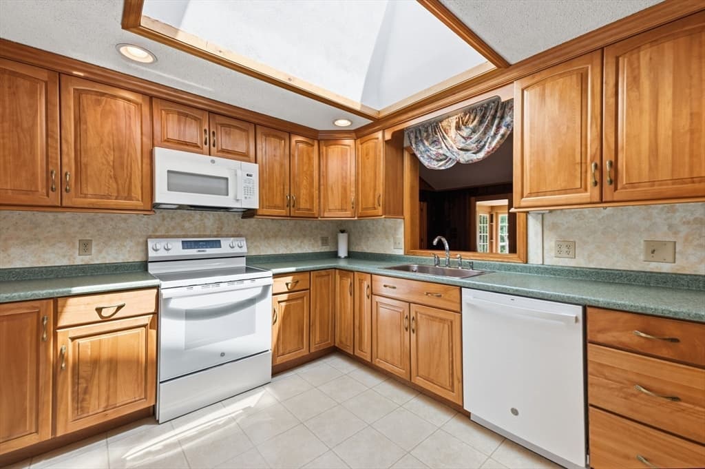 47 Collins Rd, Northborough MA 01532 photo 6