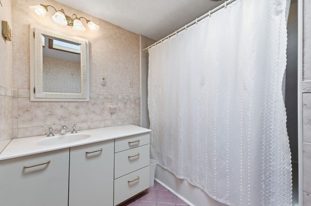 47 Collins Rd, Northborough MA 01532 photo 16