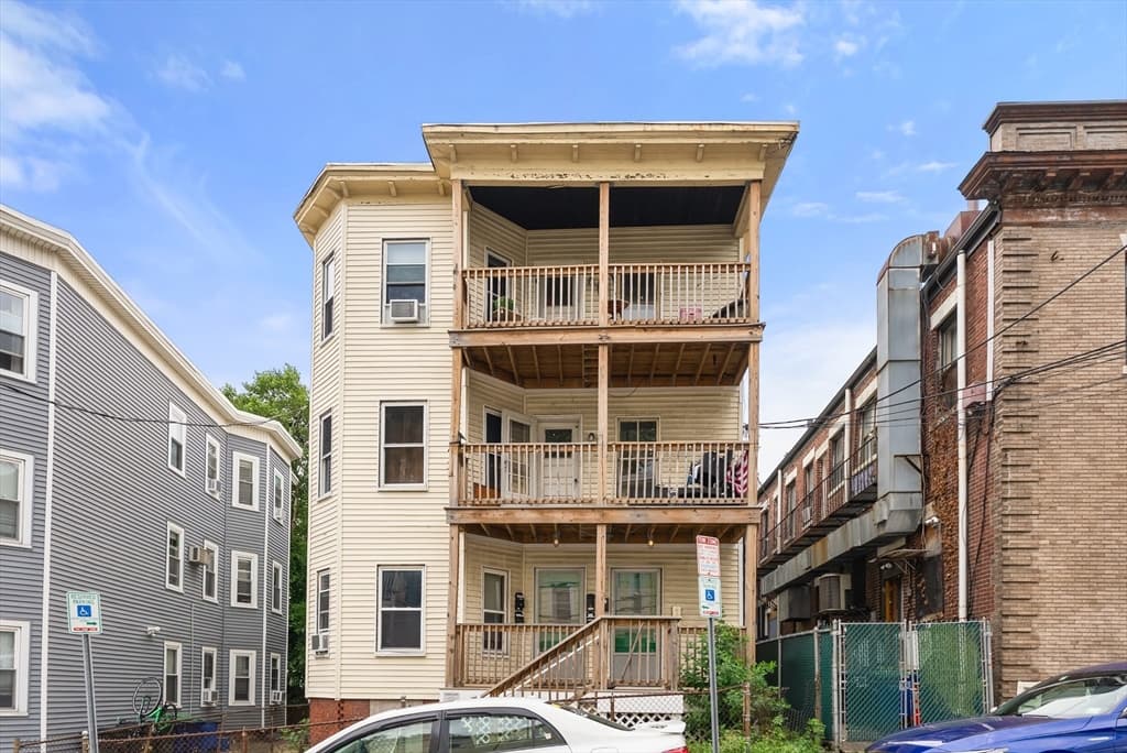 185-187 Lowell Street, Somerville MA 02144 photo 2