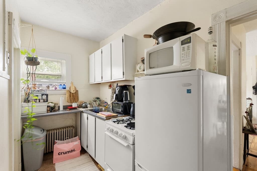 185-187 Lowell Street, Somerville MA 02144 photo 12