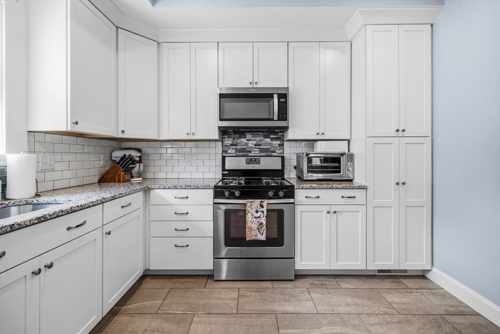 109 Stephen St, Dartmouth MA 02748 photo 4