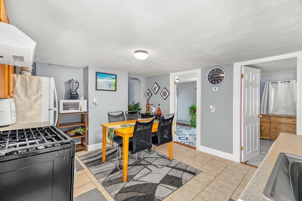 62 Mary Ave, East Providence RI 02914 photo 6