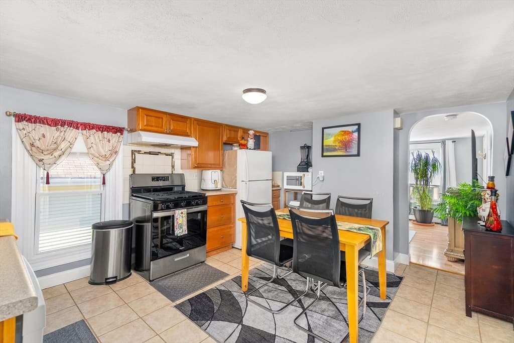 62 Mary Ave, East Providence RI 02914 photo 5