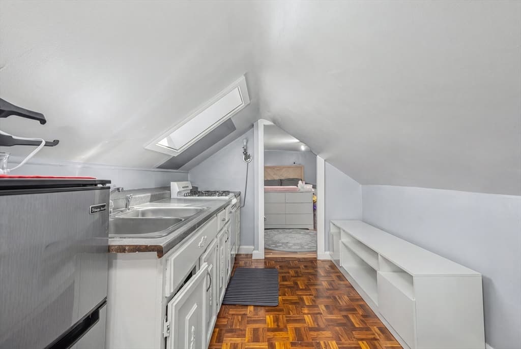 62 Mary Ave, East Providence RI 02914 photo 9